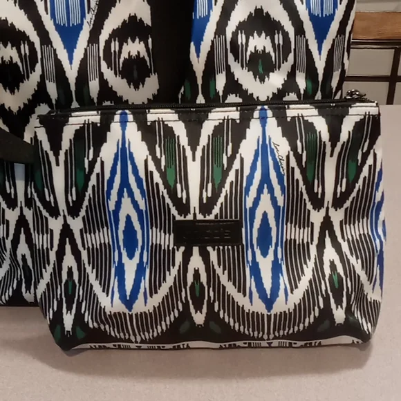 Chico's 40th Anniversary 2 piece Travel Tote & Pouch set in chic bold colors NWT - Picture 7 of 7